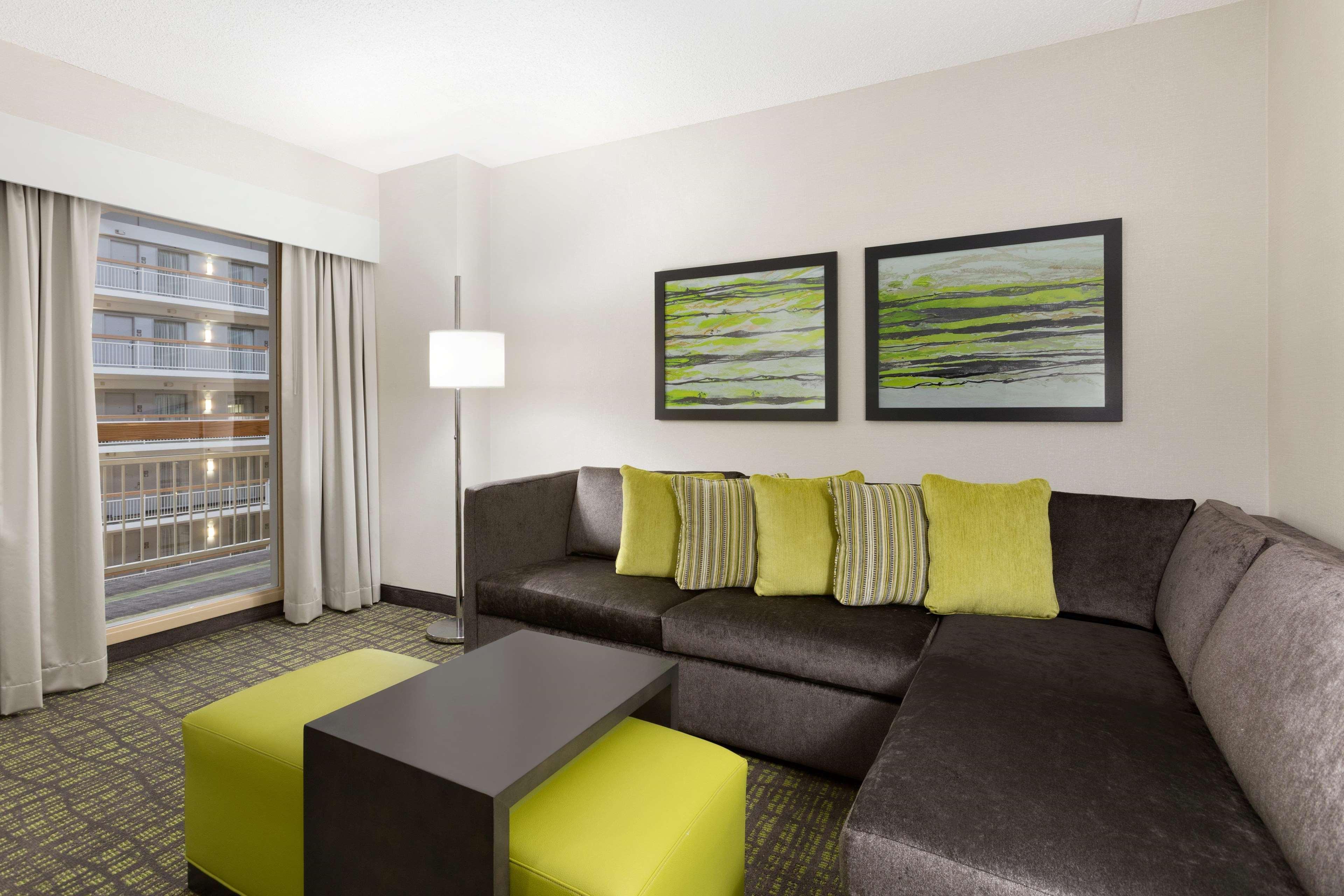 Embassy Suites Newark - Wilmington/South Eksteriør billede