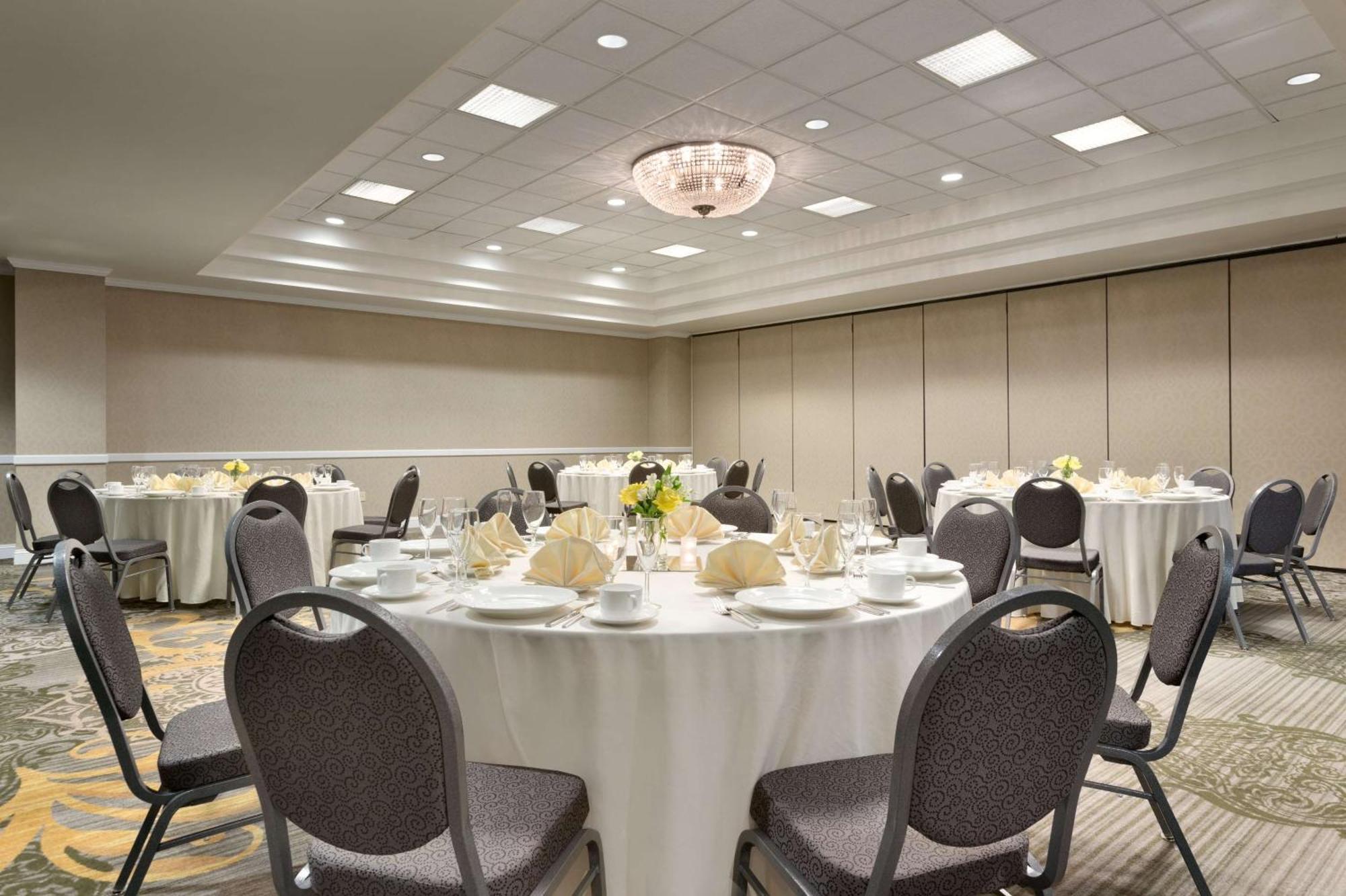Embassy Suites Newark - Wilmington/South Eksteriør billede